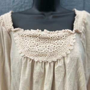 NWT | ALYA | Francesca’s | Crop Top